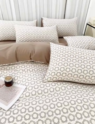 91家纺网 家纺一手货源 找家纺 雅慕家居   2025新款针织棉双层纱四件套 埃菲尔