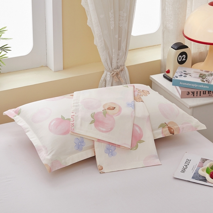 91家纺网 家纺一手货源 找家纺  翎盈家纺   2025新款ins风小清新纯棉印花枕套 蜜桃松鼠