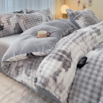 91家纺网 家纺一手货源 找家纺 买家秀 不断货）A类母婴级兔兔绒被套大泡泡牛奶绒被套四件套珊瑚绒被套雪花绒被套兔兔绒牛奶绒被套三件套 被套毯-蝶影