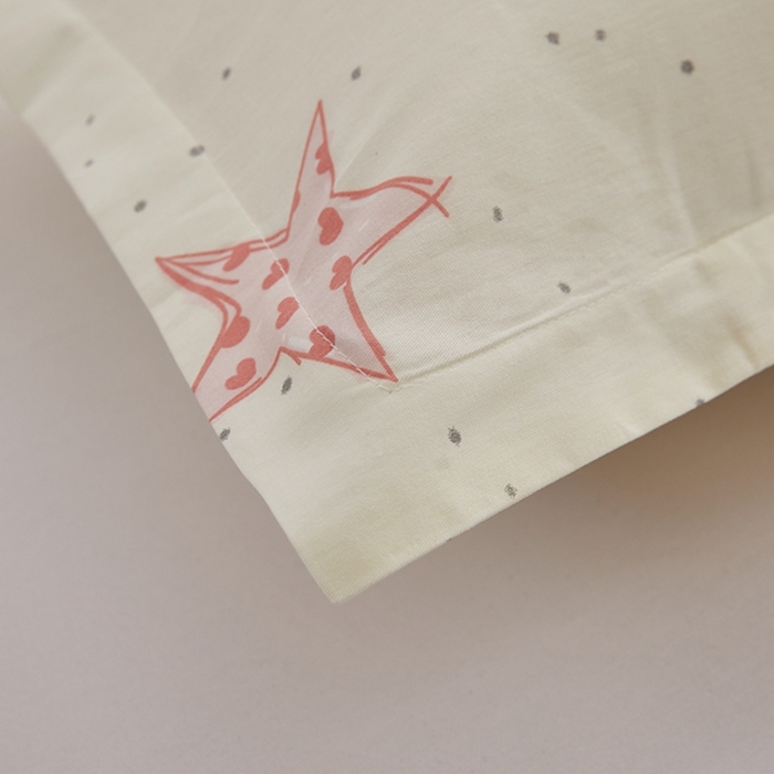 91家纺网 家纺一手货源 找家纺  翎盈家纺   2025新款ins风小清新纯棉印花枕套 天使之星