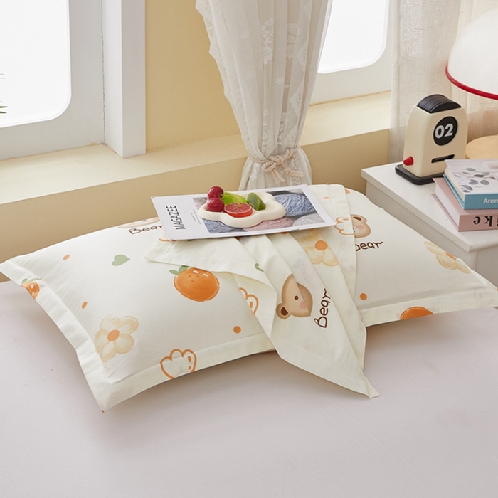 91家纺网 家纺一手货源 找家纺  翎盈家纺   2025新款ins风小清新纯棉印花枕套 熊宝乐园