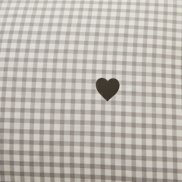 91家纺网 家纺一手货源 找家纺  翎盈家纺   2025新款ins风小清新纯棉印花枕套 格子爱心-灰