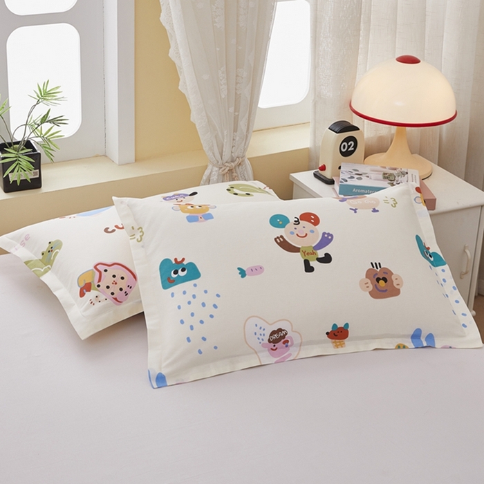 91家纺网 家纺一手货源 找家纺  翎盈家纺   2025新款ins风小清新纯棉印花枕套 机智萌宠