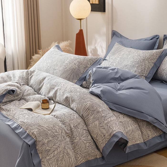 91家纺网 家纺一手货源 找家纺 简宜家居（朝初家纺） 2025新款全棉宽边三层纱提花四件套 叶韵-牛仔蓝