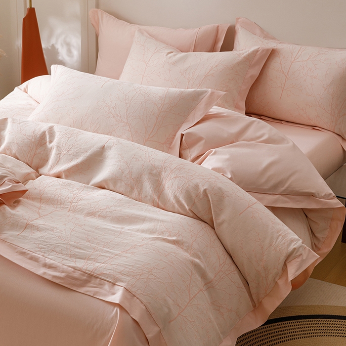 91家纺网 家纺一手货源 找家纺 简宜家居（朝初家纺） 2025新款全棉宽边三层纱提花四件套 枝桠-玉粉