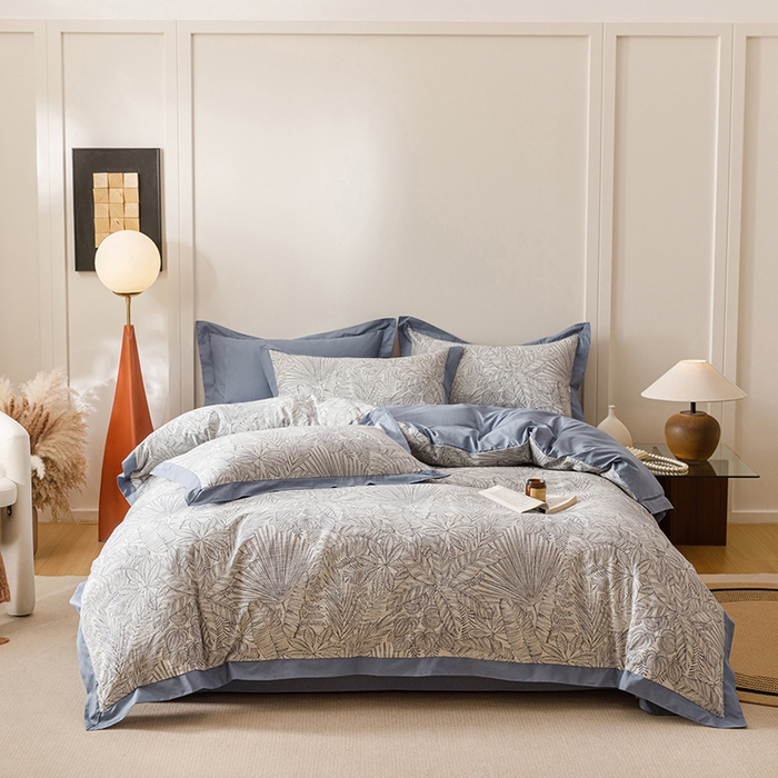 91家纺网 家纺一手货源 找家纺 简宜家居（朝初家纺） 2025新款全棉宽边三层纱提花四件套 叶韵-牛仔蓝