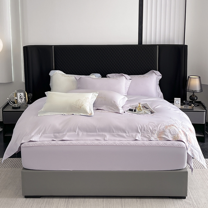 91家纺网 家纺一手货源 找家纺 2025新款轻奢风A类100支长绒棉四件套全棉纯棉重工刺绣床单床笠夹棉床笠床盖款高端床上用品-星慕 黛紫