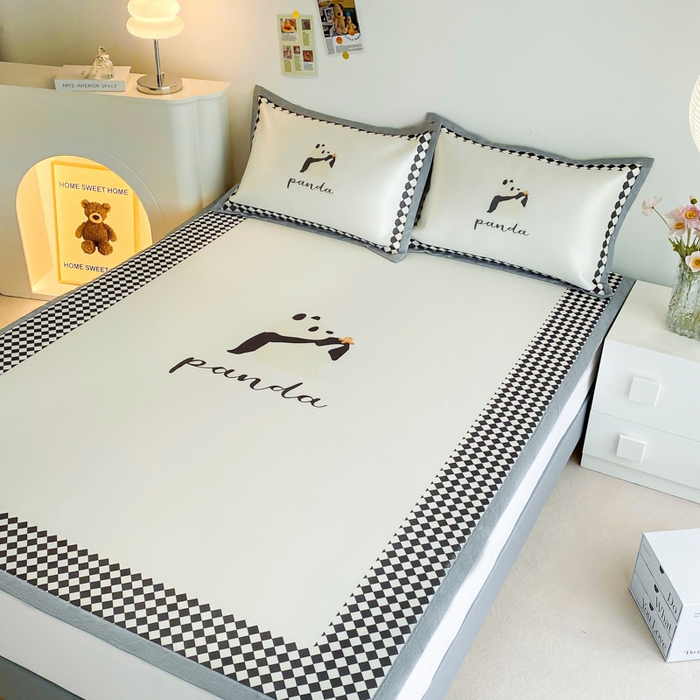 91家纺网 家纺一手货源 找家纺 邵依  2025新款数码印花烫光冰丝席凉席子藤席 黑色熊猫