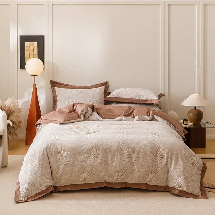 91家纺网 家纺一手货源 找家纺 简宜家居（朝初家纺） 2025新款全棉宽边三层纱提花四件套 叶韵-咖