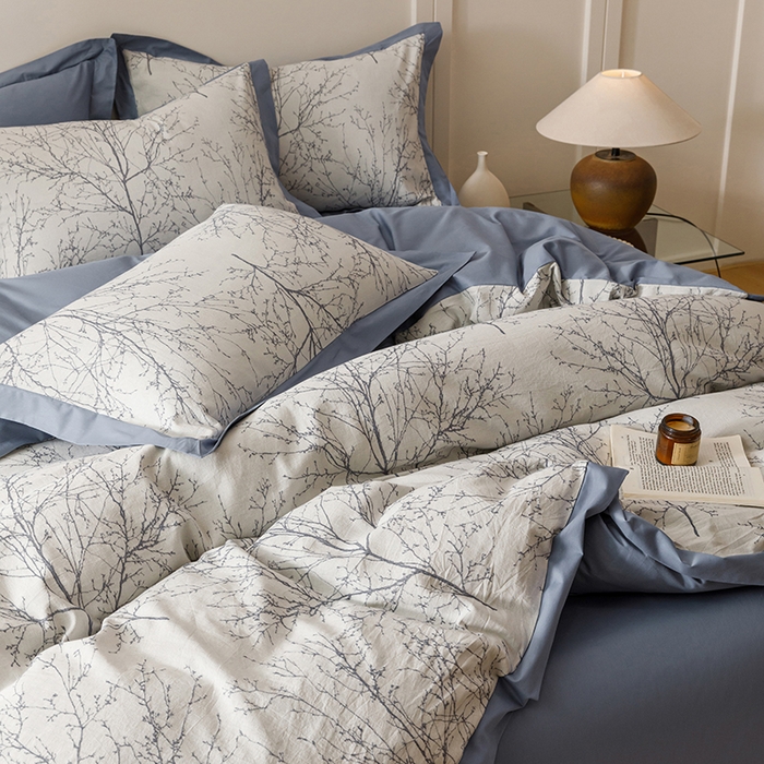 91家纺网 家纺一手货源 找家纺 简宜家居（朝初家纺） 2025新款全棉宽边三层纱提花四件套 枝桠-牛仔蓝