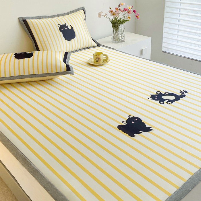 91家纺网 家纺一手货源 找家纺 邵依  2025新款数码印花烫光冰丝席凉席子藤席 调皮花猫