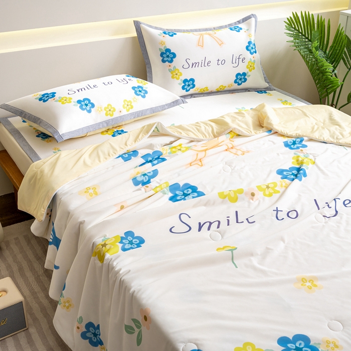 91家纺网 家纺一手货源 找家纺 邵依家纺 2025新款数码印花烫光冰丝席凉席子藤席场景二 蝶恋