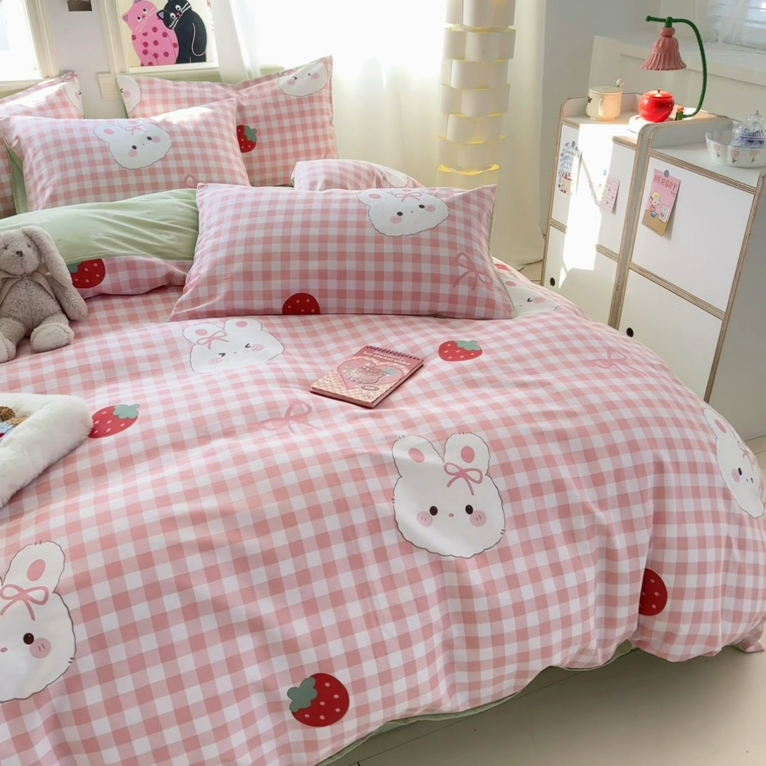 91家纺网 家纺一手货源 找家纺 简宜家居（朝初家纺） 2025新款40支13070纯棉四件套 格子兔-粉