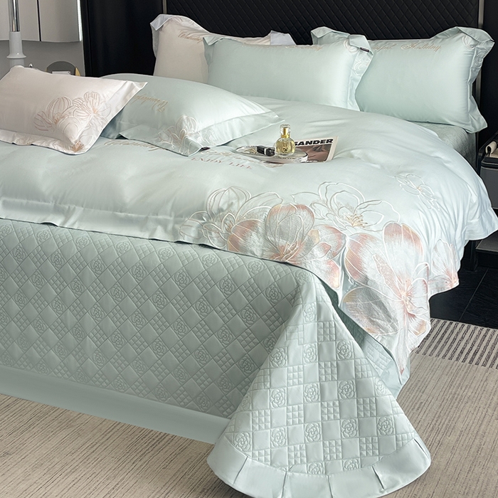 91家纺网 家纺一手货源 找家纺 2025新款轻奢风A类100支长绒棉四件套全棉纯棉重工刺绣床单床笠夹棉床笠床盖款高端床上用品-星慕 茶绿