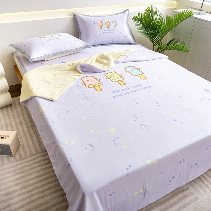 91家纺网 家纺一手货源 找家纺 邵依家纺 2025新款数码印花烫光冰丝席凉席子藤席场景二 冰激凌