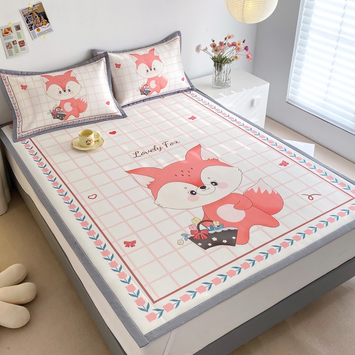 91家纺网 家纺一手货源 找家纺 邵依  2025新款数码印花烫光冰丝席凉席子藤席 爱心狐狸