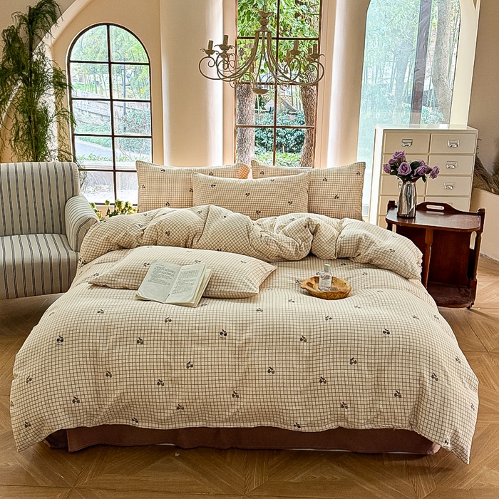 91家纺网 家纺一手货源 找家纺 卢赛尔 2025新款AA版有氧针织双层纱印花四件套 可乐熊