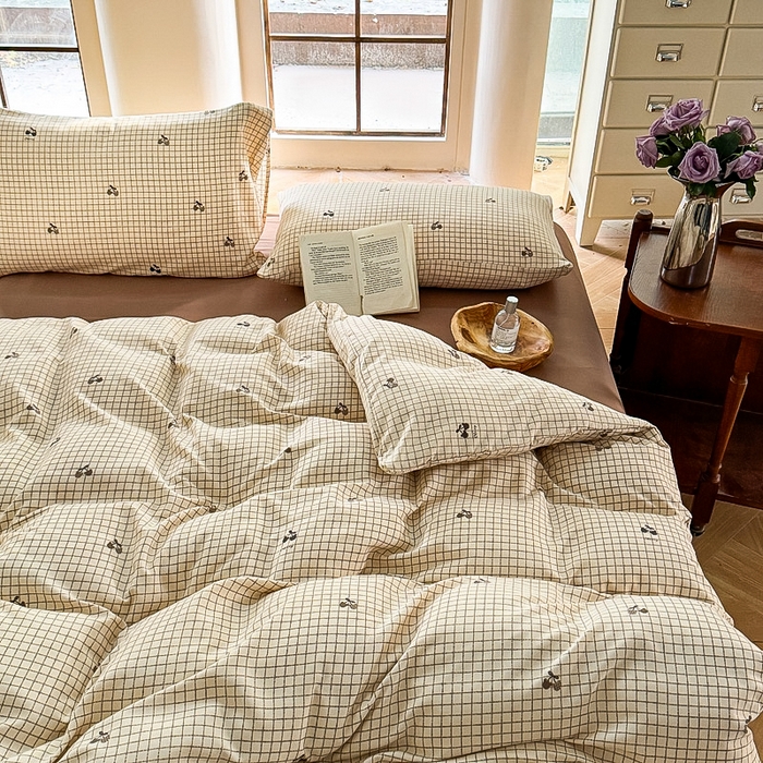 91家纺网 家纺一手货源 找家纺 卢赛尔 2025新款AA版有氧针织双层纱印花四件套 可乐熊