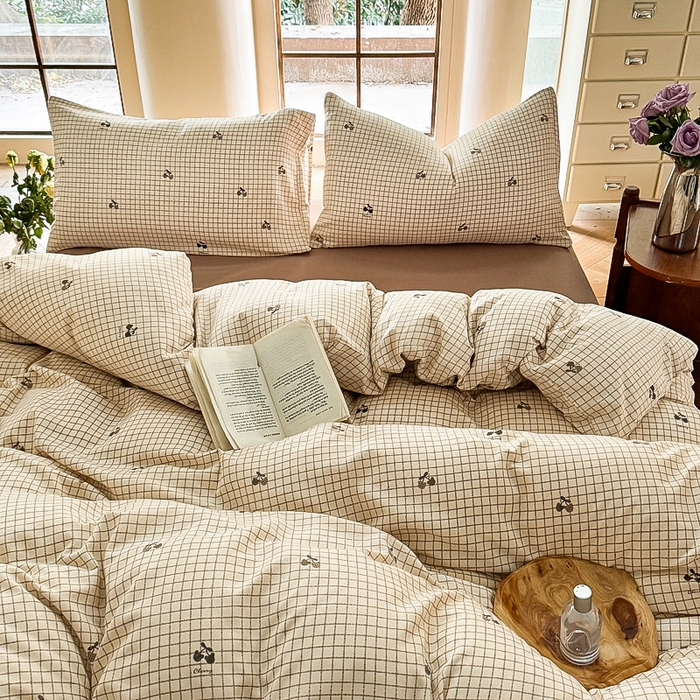 91家纺网 家纺一手货源 找家纺 卢赛尔 2025新款AA版有氧针织双层纱印花四件套 可乐熊