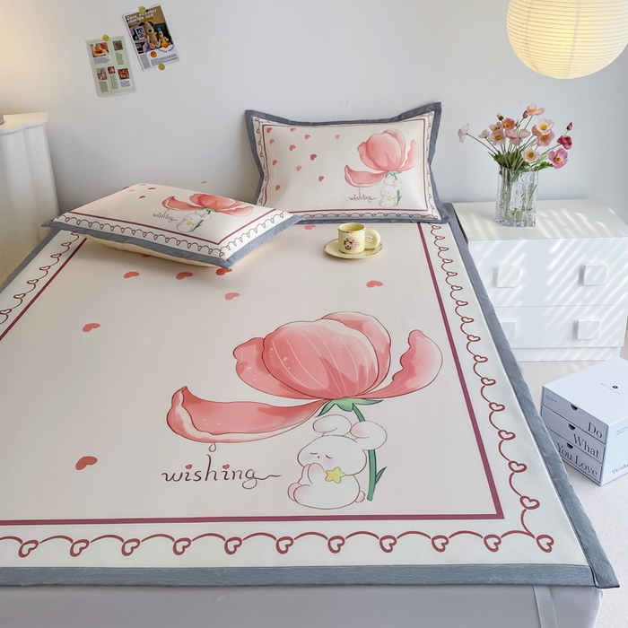 91家纺网 家纺一手货源 找家纺 邵依  2025新款数码印花烫光冰丝席凉席子藤席 开心花朵