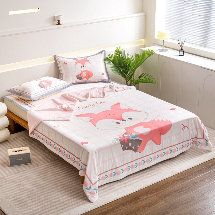 91家纺网 家纺一手货源 找家纺 邵依家纺 2025新款数码印花烫光冰丝席凉席子藤席场景二 爱心狐狸