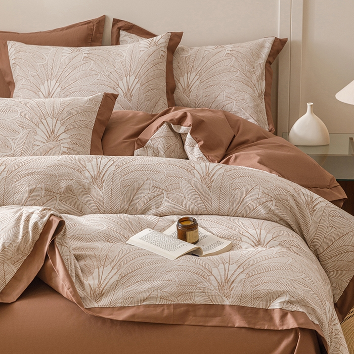 91家纺网 家纺一手货源 找家纺 简宜家居（朝初家纺） 2025新款全棉宽边三层纱提花四件套 叶韵-咖