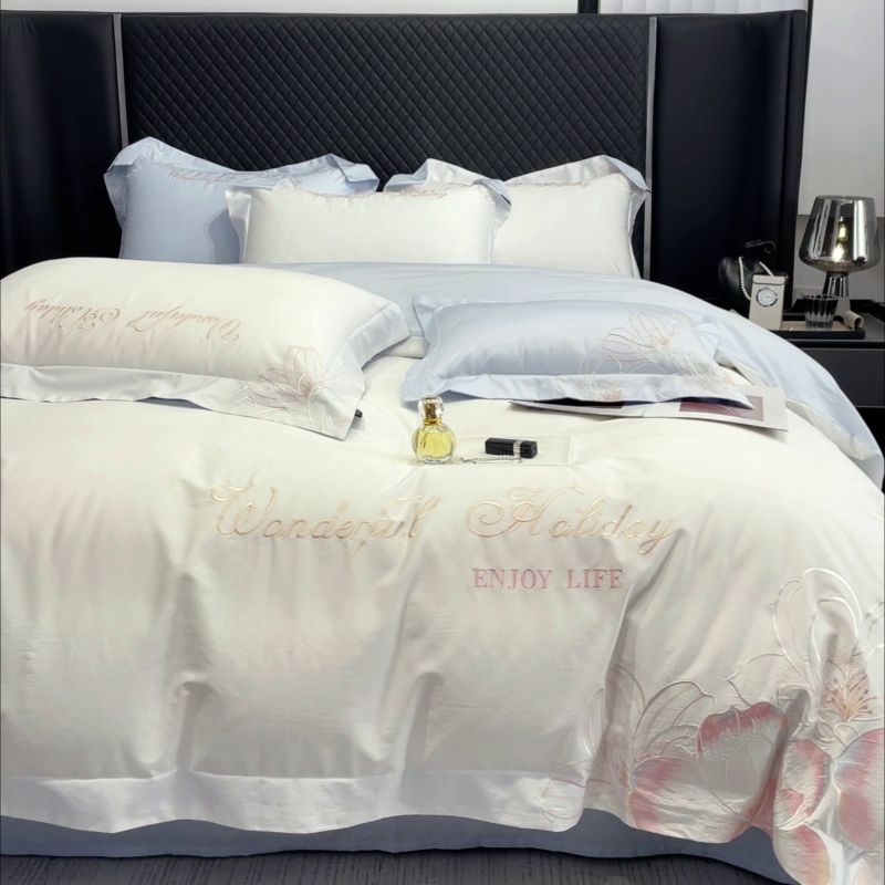 91家纺网 家纺一手货源 找家纺 2025新款轻奢风A类100支长绒棉四件套全棉纯棉重工刺绣床单床笠夹棉床笠床盖款高端床上用品-星慕 白蓝