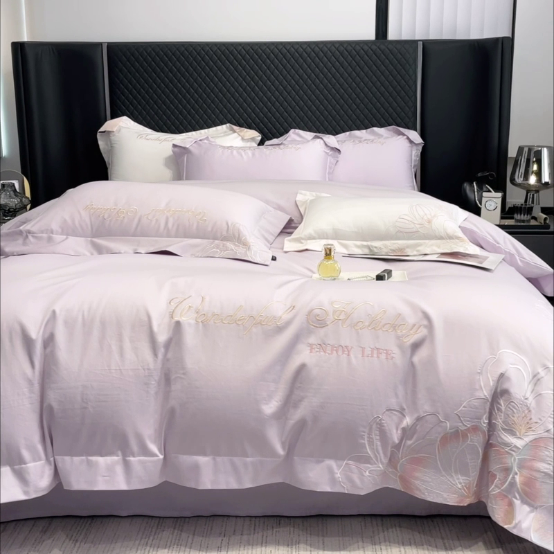 91家纺网 家纺一手货源 找家纺 2025新款轻奢风A类100支长绒棉四件套全棉纯棉重工刺绣床单床笠夹棉床笠床盖款高端床上用品-星慕 黛紫
