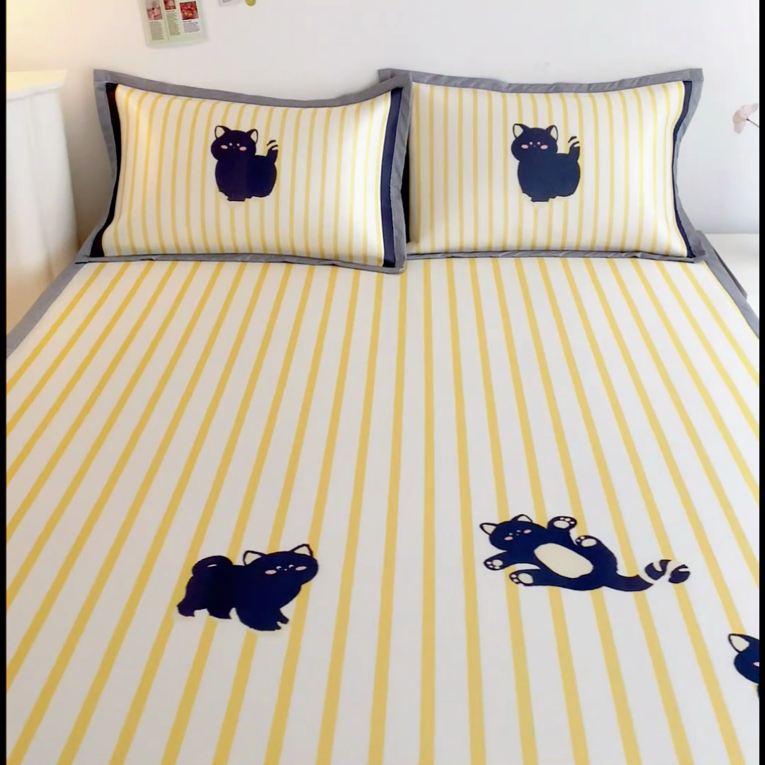 91家纺网 家纺一手货源 找家纺 邵依  2025新款数码印花烫光冰丝席凉席子藤席 调皮花猫