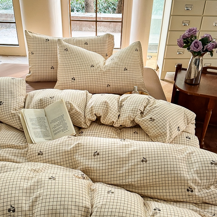 91家纺网 家纺一手货源 找家纺 卢赛尔 2025新款AA版有氧针织双层纱印花四件套 可乐熊