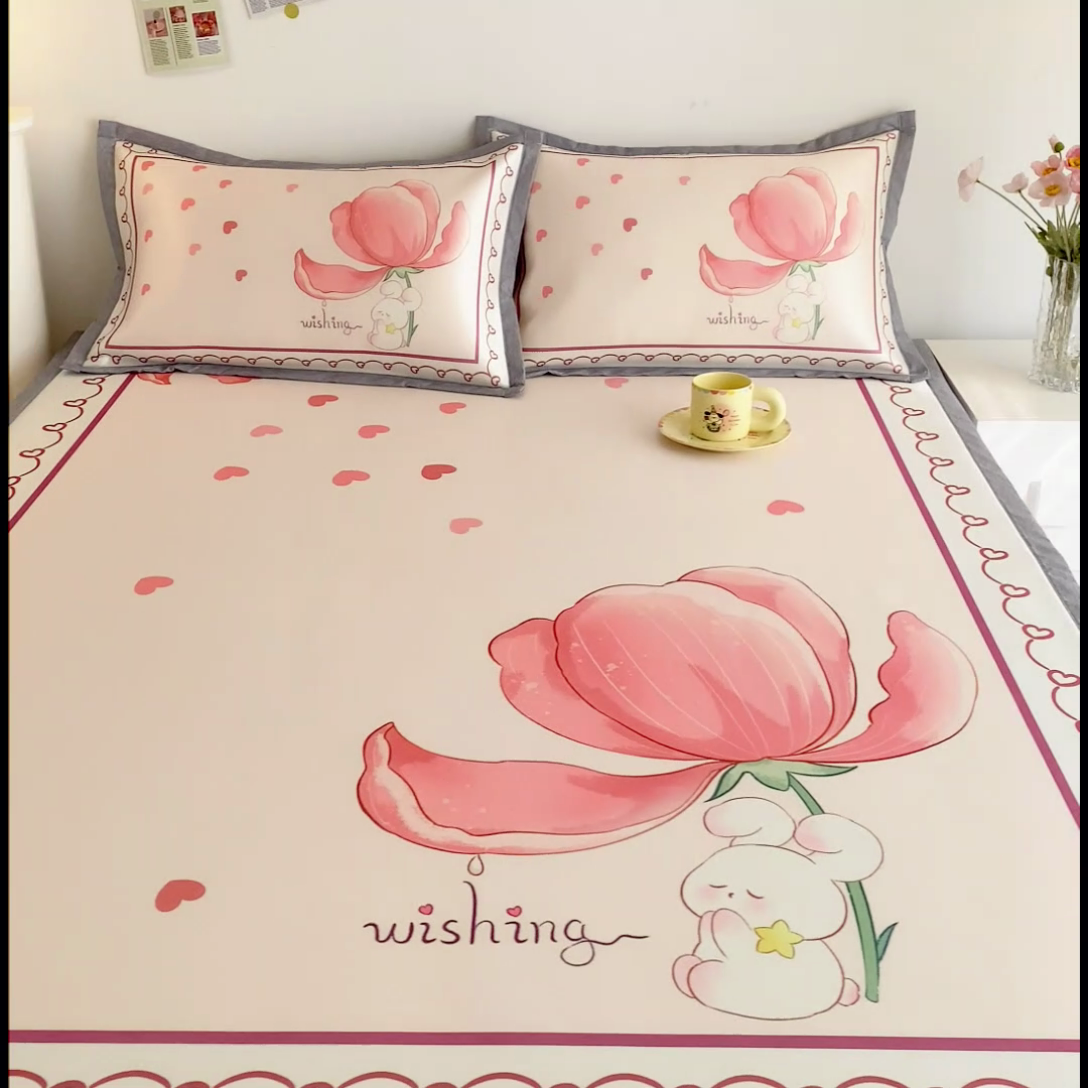 91家纺网 家纺一手货源 找家纺 邵依  2025新款数码印花烫光冰丝席凉席子藤席 开心花朵