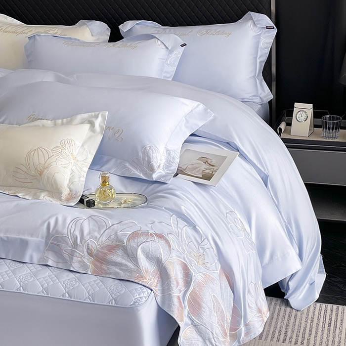 91家纺网 家纺一手货源 找家纺 2025新款轻奢风A类100支长绒棉四件套全棉纯棉重工刺绣床单床笠夹棉床笠床盖款高端床上用品-星慕 慕蓝