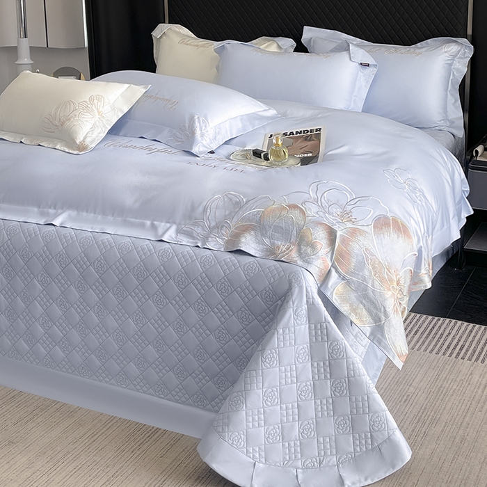 91家纺网 家纺一手货源 找家纺 2025新款轻奢风A类100支长绒棉四件套全棉纯棉重工刺绣床单床笠夹棉床笠床盖款高端床上用品-星慕 慕蓝