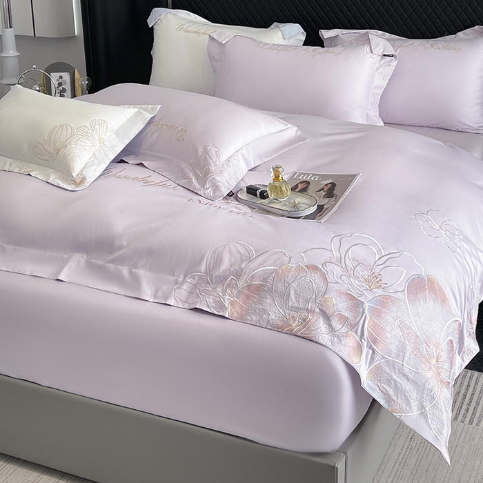 91家纺网 家纺一手货源 找家纺 2025新款轻奢风A类100支长绒棉四件套全棉纯棉重工刺绣床单床笠夹棉床笠床盖款高端床上用品-星慕 黛紫