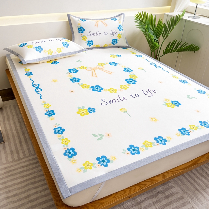 91家纺网 家纺一手货源 找家纺 邵依家纺 2025新款数码印花烫光冰丝席凉席子藤席场景二 蝶恋