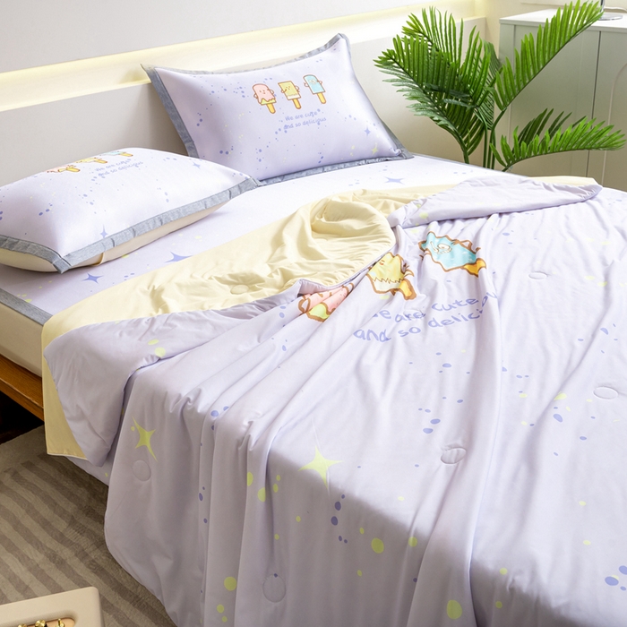 91家纺网 家纺一手货源 找家纺 邵依家纺 2025新款数码印花烫光冰丝席凉席子藤席场景二 冰激凌