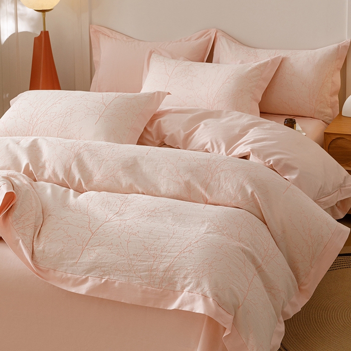 91家纺网 家纺一手货源 找家纺 简宜家居（朝初家纺） 2025新款全棉宽边三层纱提花四件套 枝桠-玉粉