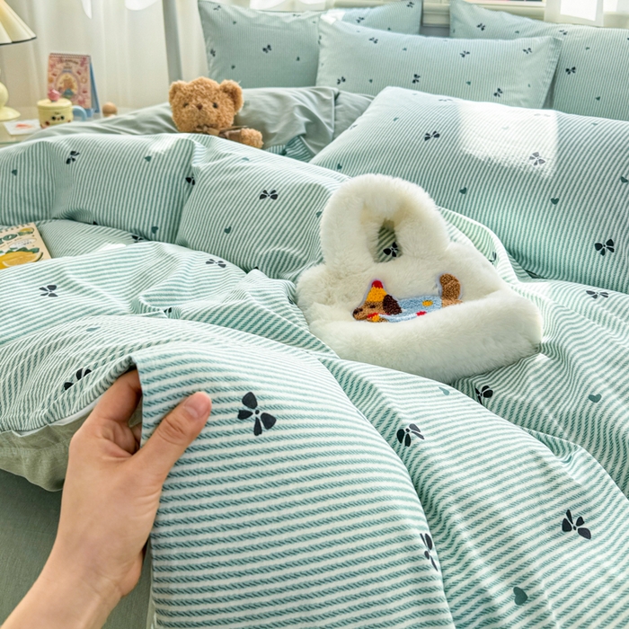 91家纺网 家纺一手货源 找家纺 简宜家居（朝初家纺） 2025新款40支13070纯棉四件套 蓝条纹蝴蝶结