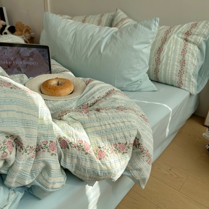 91家纺网 家纺一手货源 找家纺 （总）六巷胡同 2025新款韩系INS博主风40S全棉色织提花四件套