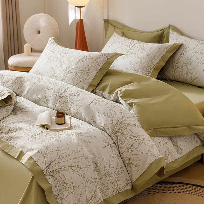 91家纺网 家纺一手货源 找家纺 简宜家居（朝初家纺） 2025新款全棉宽边三层纱提花四件套 枝桠-橄榄绿