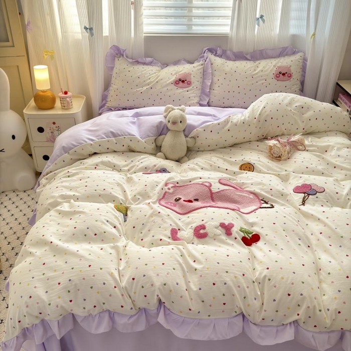 91家纺网 家纺一手货源 找家纺 易禾家纺 2025新品韩系小清新水洗棉毛巾绣露比系列四件套（专版花型） 露比-爱心紫