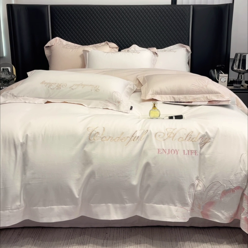 91家纺网 家纺一手货源 找家纺 2025新款轻奢风A类100支长绒棉四件套全棉纯棉重工刺绣床单床笠夹棉床笠床盖款高端床上用品-星慕 白粉