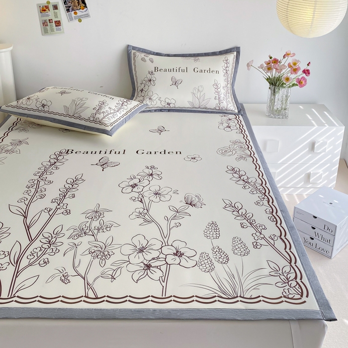 91家纺网 家纺一手货源 找家纺 邵依  2025新款数码印花烫光冰丝席凉席子藤席 花季相印