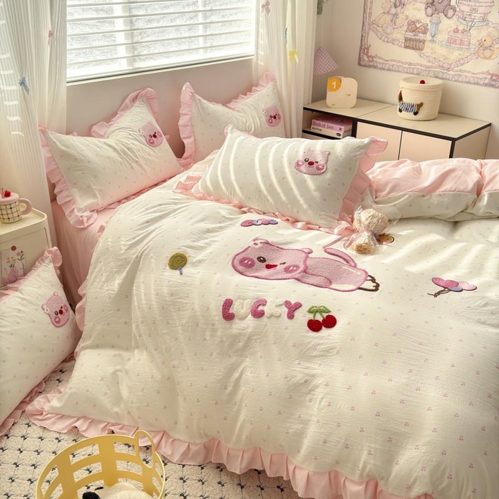 91家纺网 家纺一手货源 找家纺 （总）易禾家纺 2025新品韩系小清新水洗棉毛巾绣露比系列四件套（专版花型）