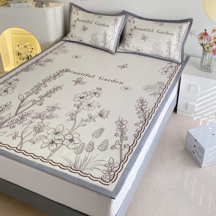 91家纺网 家纺一手货源 找家纺 邵依  2025新款数码印花烫光冰丝席凉席子藤席 花季相印