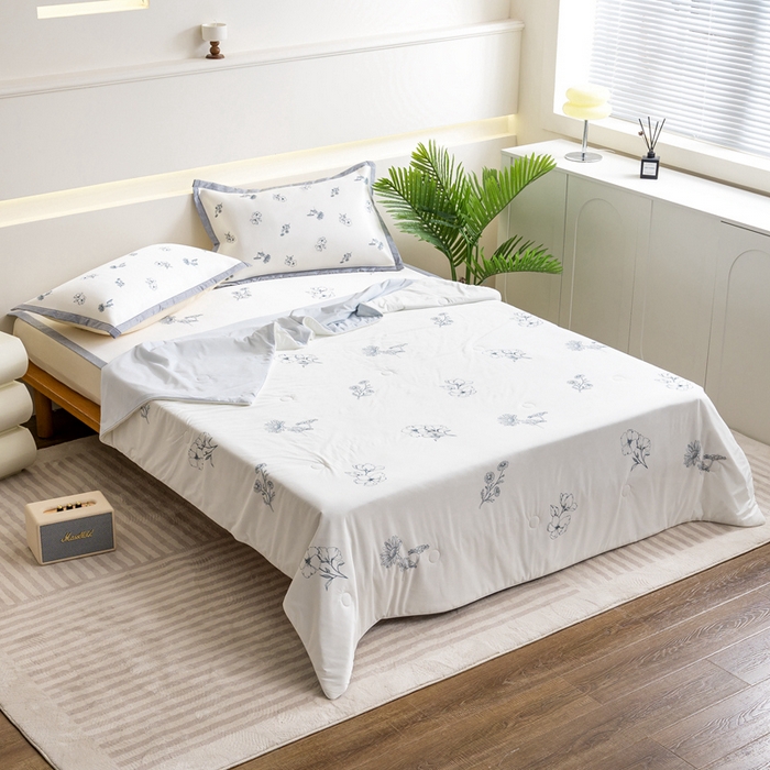 91家纺网 家纺一手货源 找家纺 邵依家纺 2025新款数码印花烫光冰丝席凉席子藤席场景二 半夏繁华