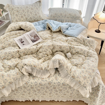 91家纺网 家纺一手货源 找家纺 （总）尊妙被业 2025春夏新款全棉纯棉印花法式花边春秋被可机洗