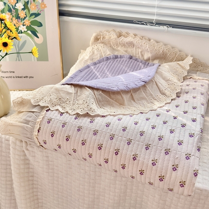 91家纺网 家纺一手货源 找家纺 2025春夏新款全棉纯棉印花法式花边床盖三件套 四叶草-紫花边床盖