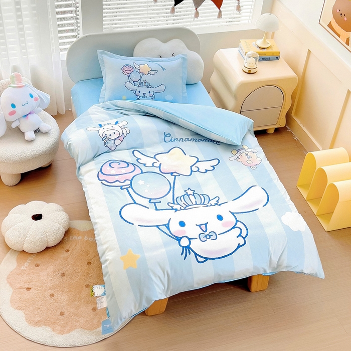 91家纺网 家纺一手货源 找家纺 乐秀家纺 2025新款全棉A类大版定位幼儿园被子三件套卡通三丽鸥被套被芯六件套   快乐玉桂狗