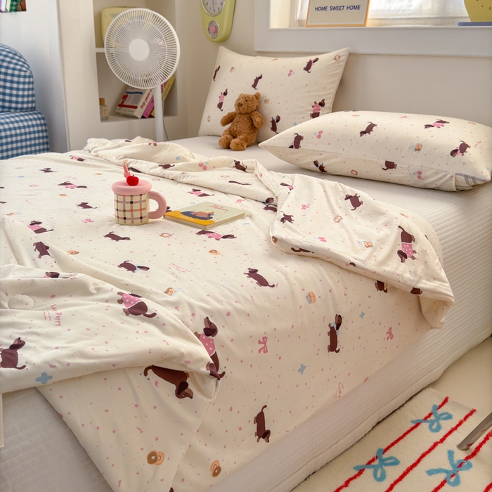 91家纺网 家纺一手货源 找家纺 木堇家居 25年春夏卡通小清新针织棉10%大豆夏被（长期款） 腊肠狗